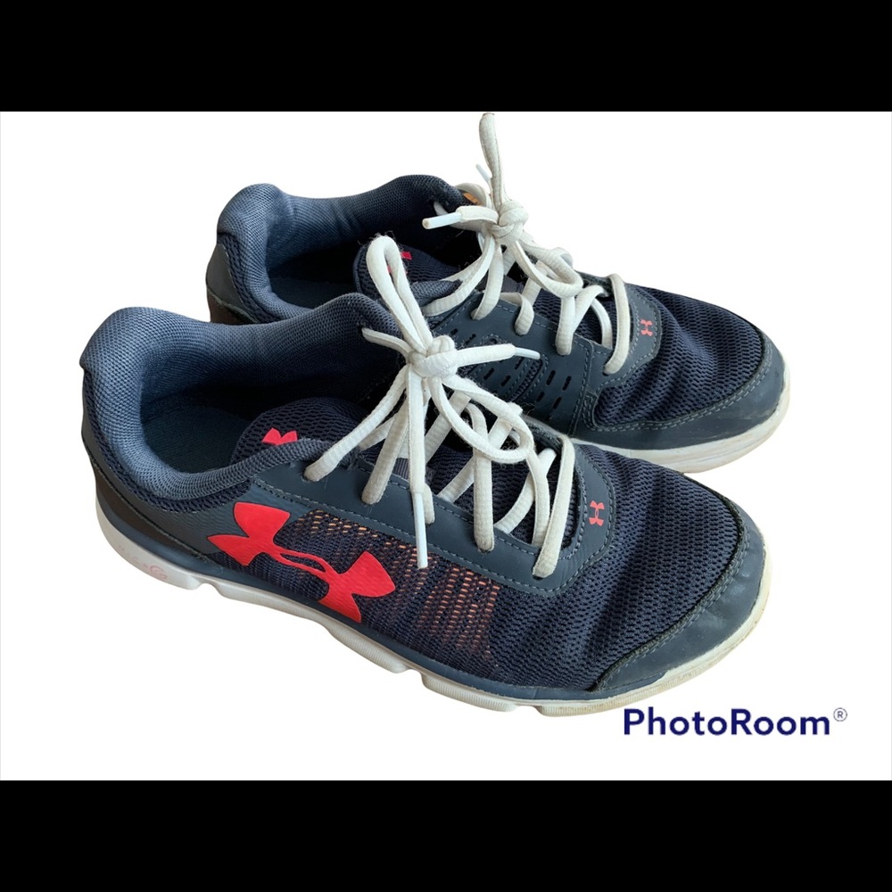 Youth 5.5 Under Armour shoes sneakers